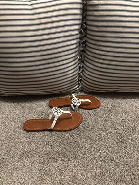 Tory Burch White Leather Logo Thong Sandals with Tan Footbed